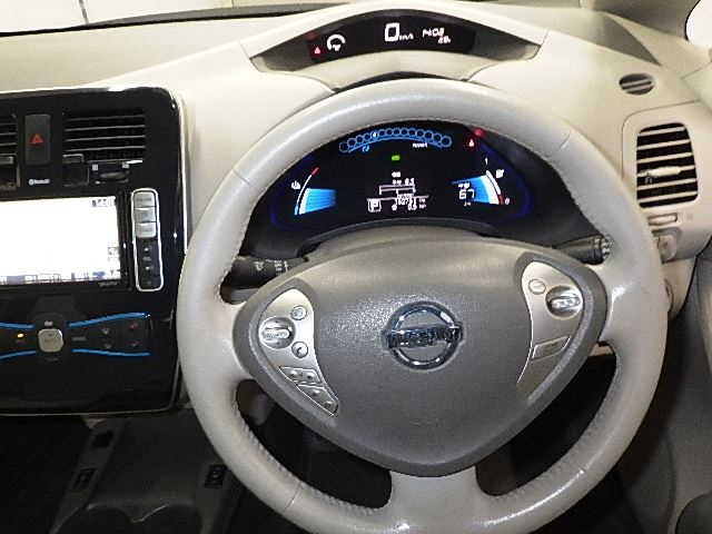 NISSAN LEAF 2012