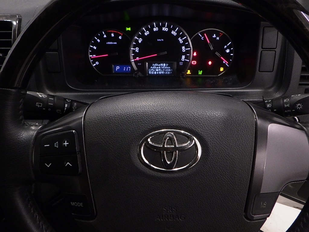 TOYOTA HIACE VAN 2018