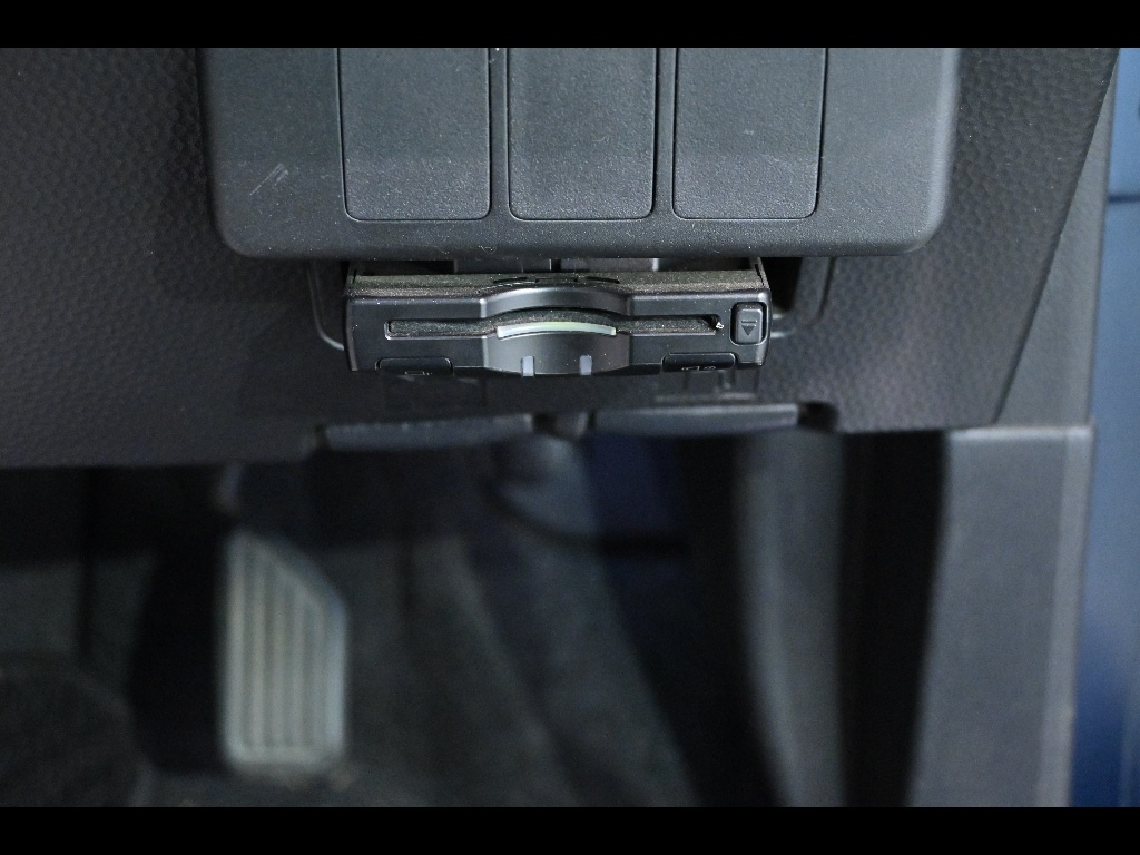 TOYOTA ROOMY 2017