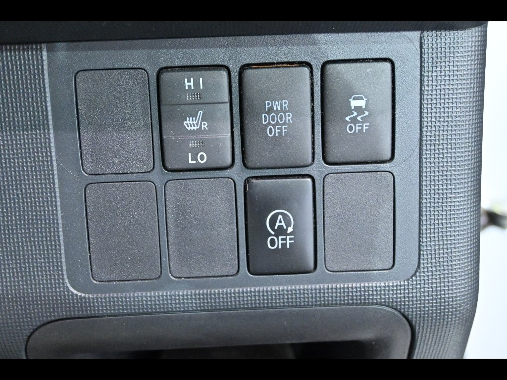 TOYOTA SPADE 2012