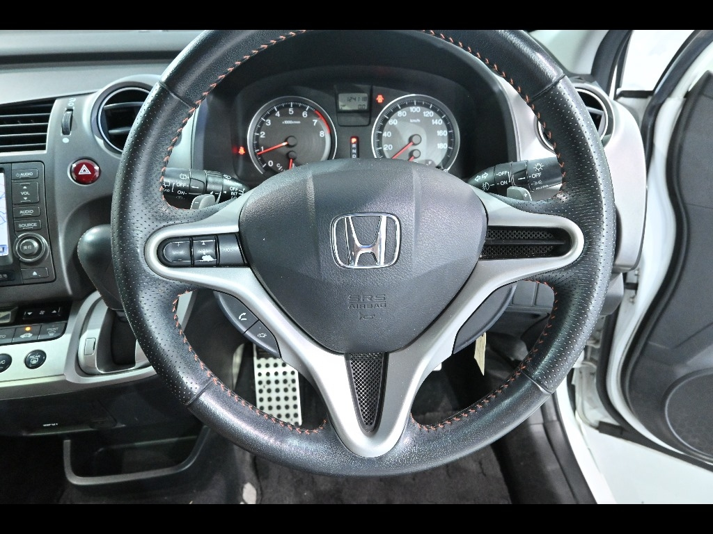 HONDA STREAM 2013