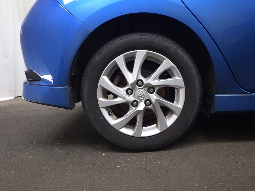 TOYOTA AURIS 2016