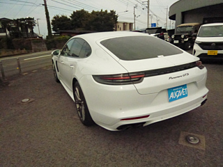 Заказать PORSCHE PANAMERA