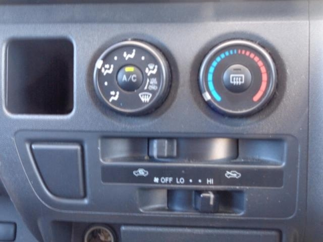 TOYOTA REGIUS ACE VAN 2013