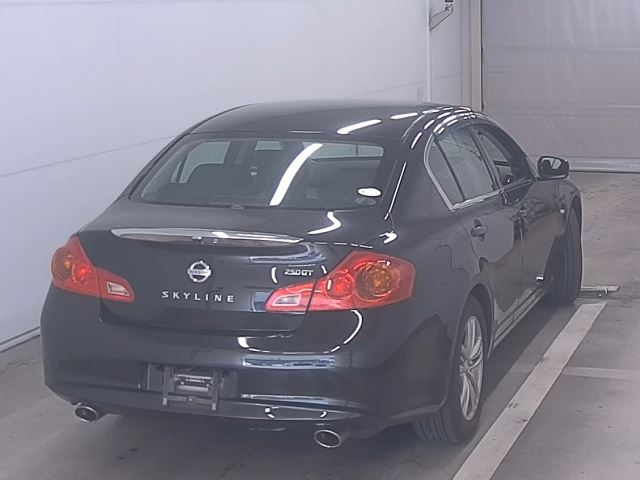 NISSAN SKYLINE 2010