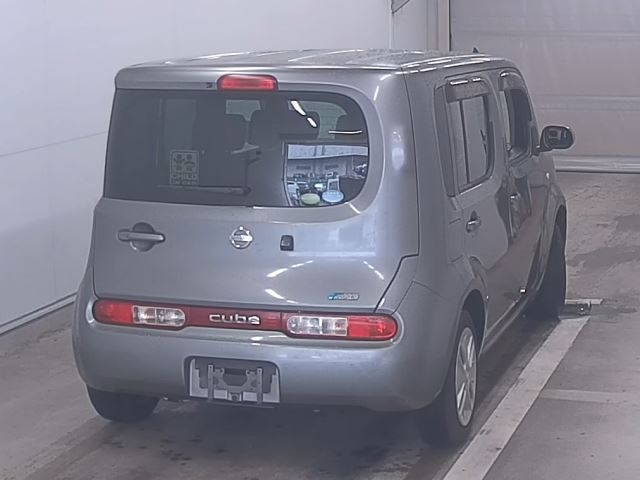 NISSAN CUBE 2010