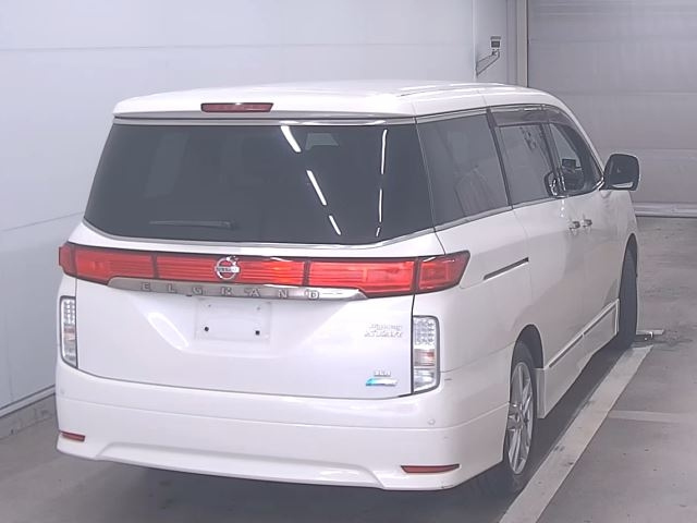 NISSAN ELGRAND 2010