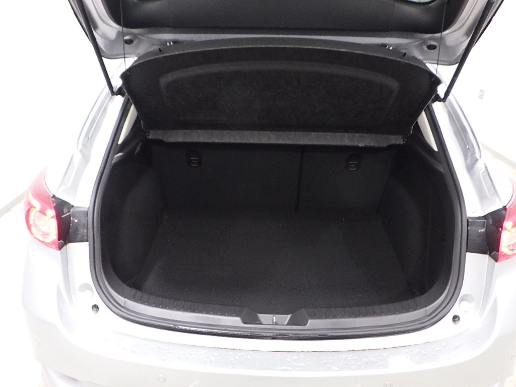 MAZDA AXELA 2016