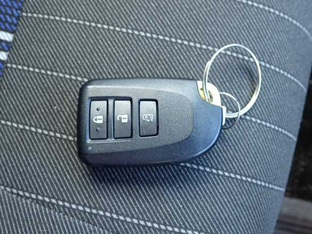 TOYOTA SPADE 2017