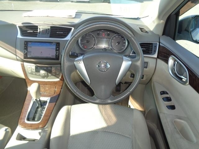 NISSAN SYLPHY 2017