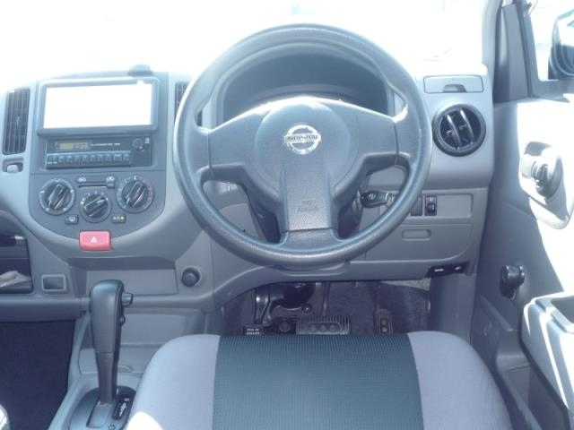 NISSAN AD 2010