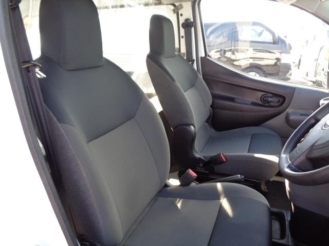 NISSAN NV200 2019