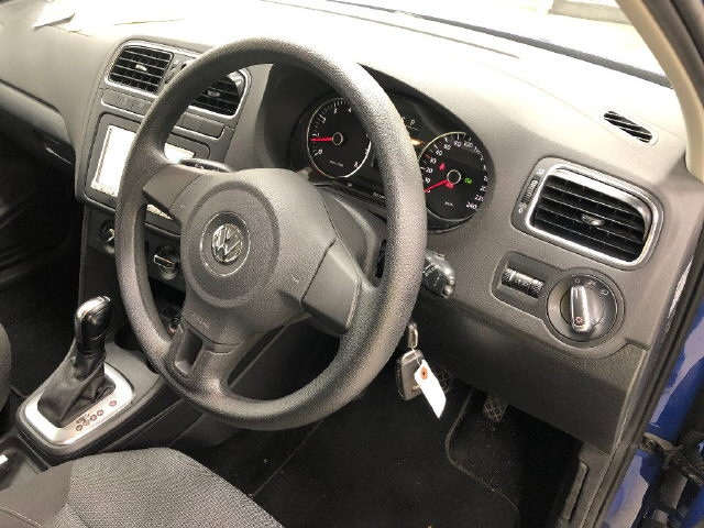 VOLKSWAGEN POLO 2010