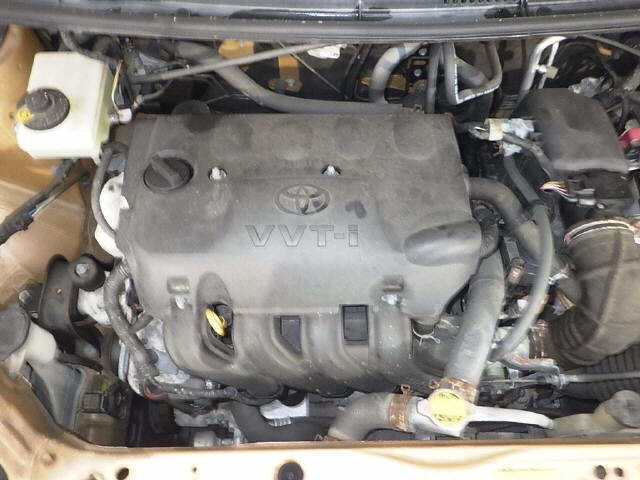 TOYOTA RAUM 2010