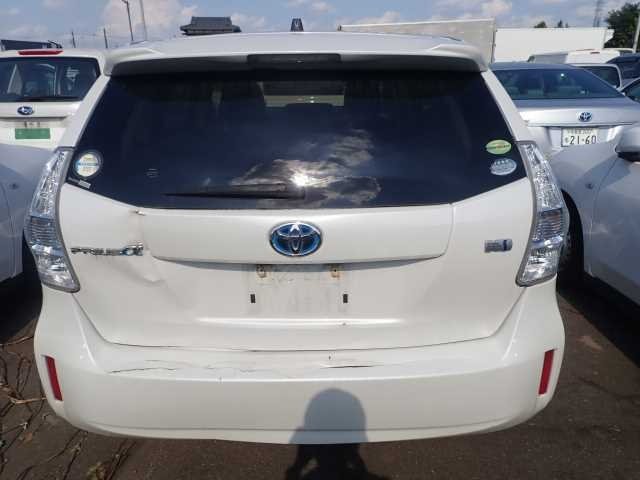 TOYOTA PRIUS ALPHA 2013