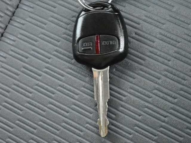 MITSUBISHI MINICAB MIEV 2014