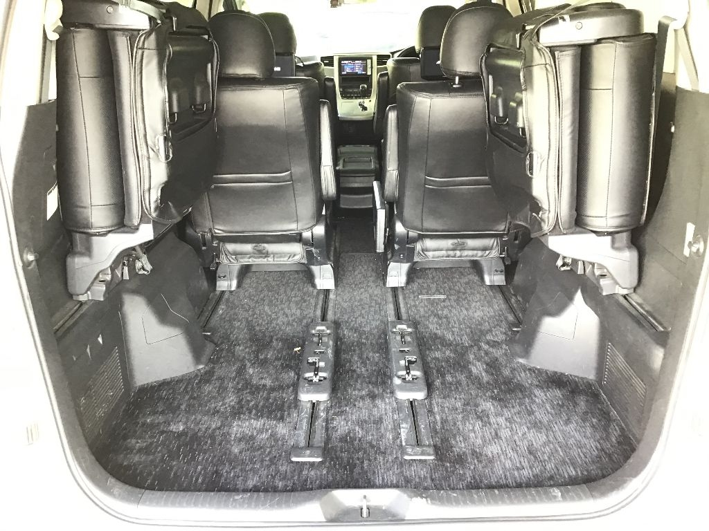 TOYOTA ALPHARD 2012