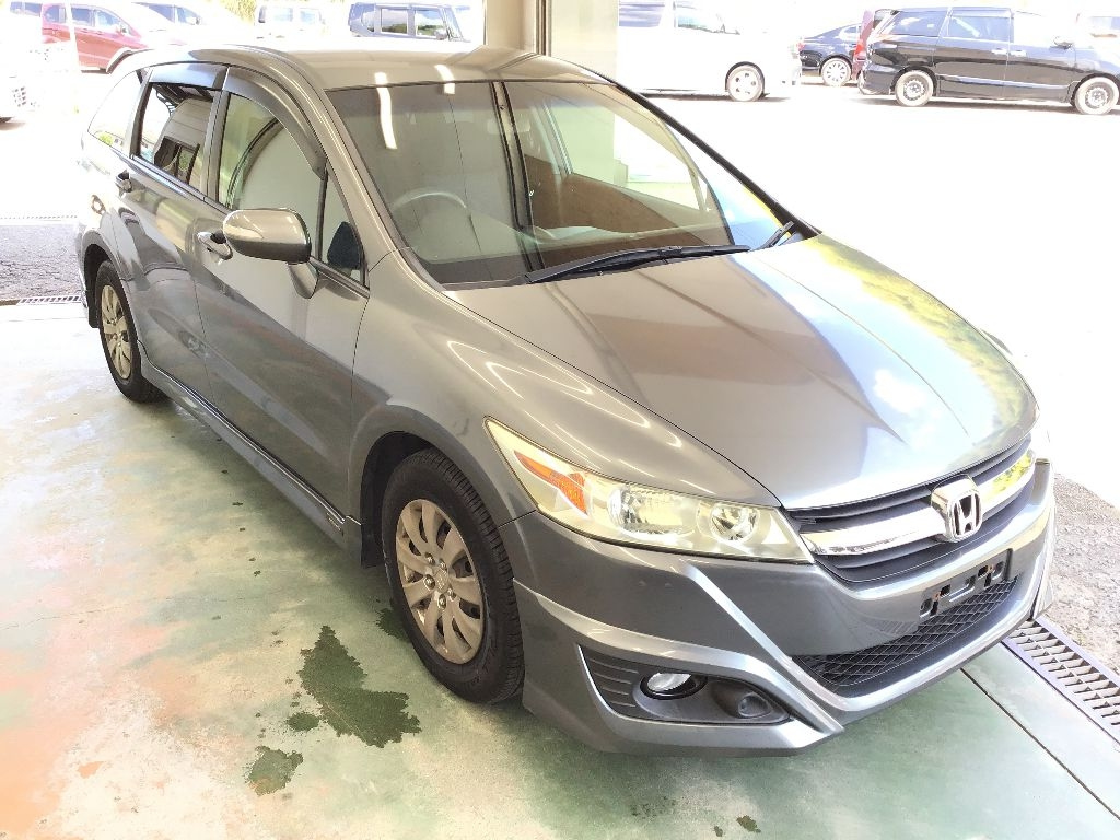 HONDA STREAM 2011
