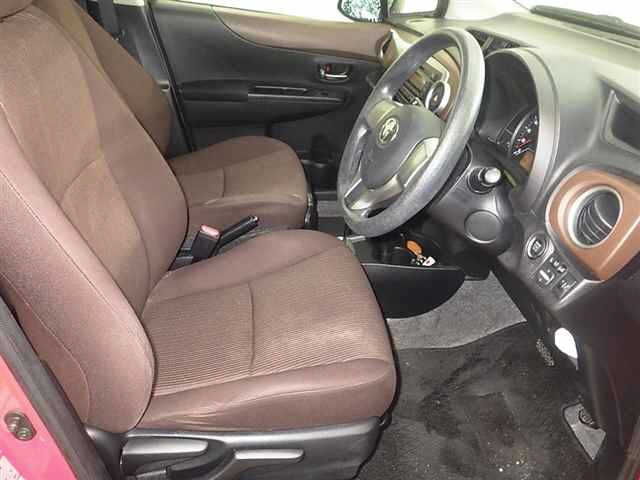 TOYOTA VITZ 2012