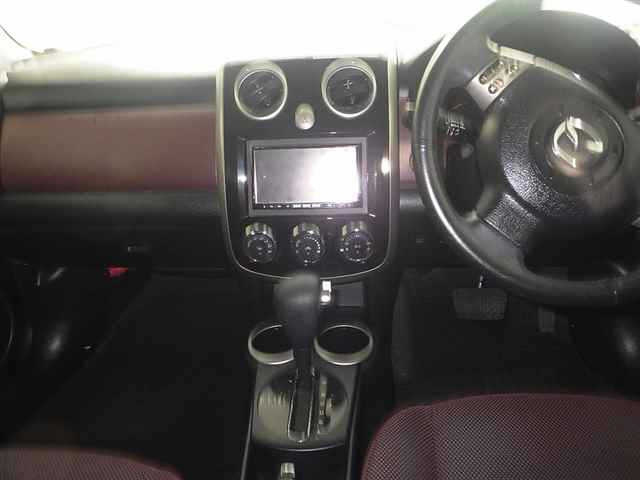 MAZDA VERISA 2009