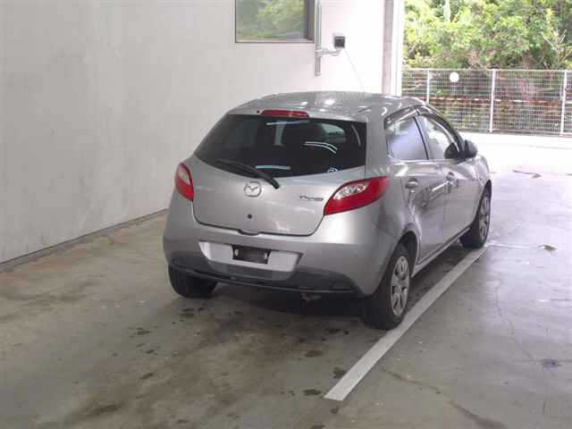 MAZDA DEMIO 2010
