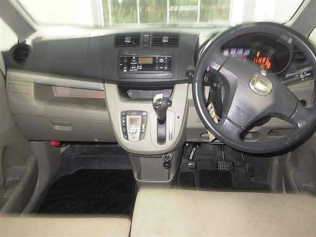 DAIHATSU MOVE 2013