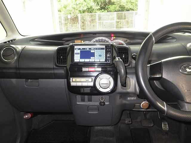 DAIHATSU TANTO 2010