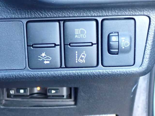 TOYOTA COROLLA FIELDER 2019