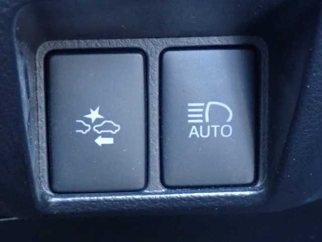 TOYOTA PREMIO 2018