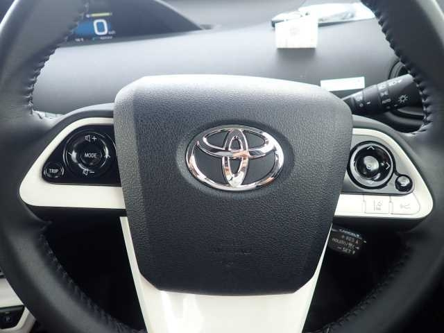 TOYOTA PRIUS 2017