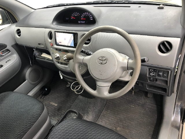 TOYOTA SIENTA 2008