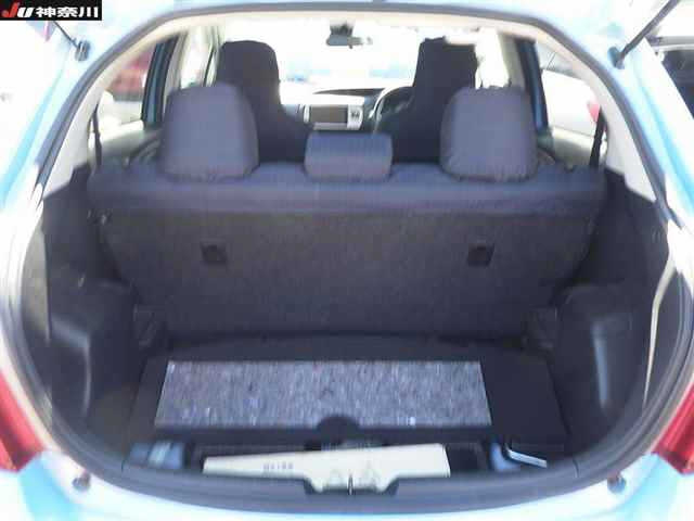 TOYOTA VITZ 2016
