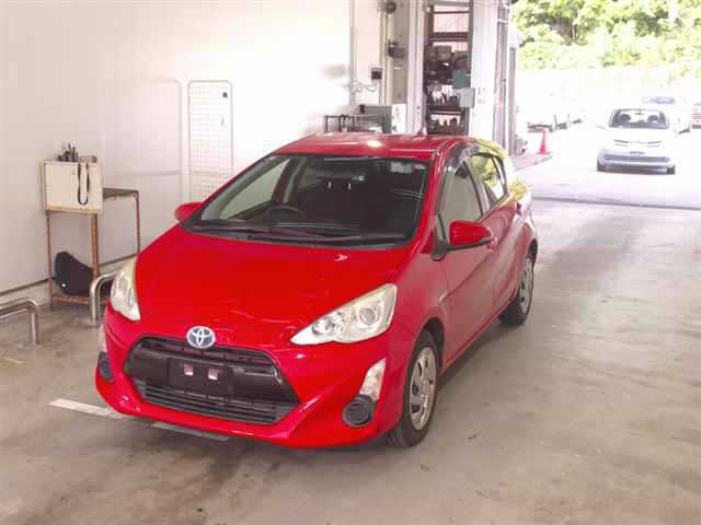 TOYOTA AQUA 2015
