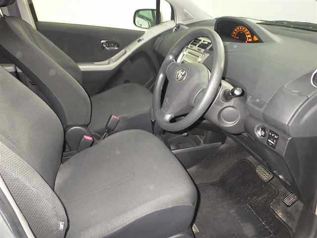 TOYOTA VITZ 2009