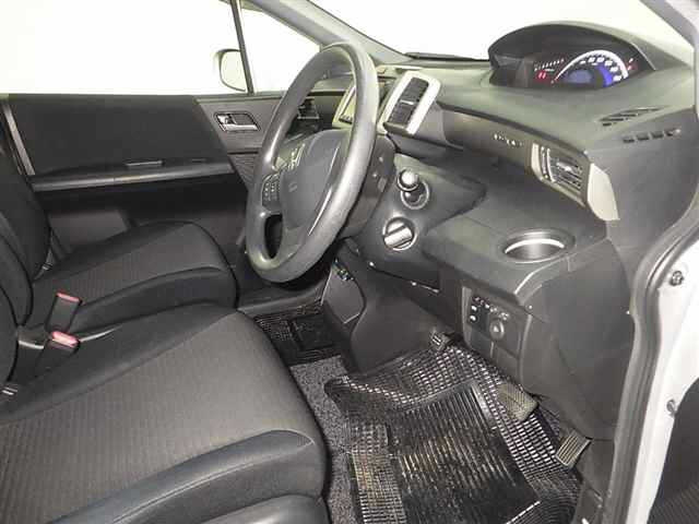 HONDA FREED SPIKE 2011