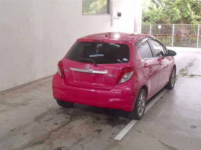 TOYOTA VITZ 2011