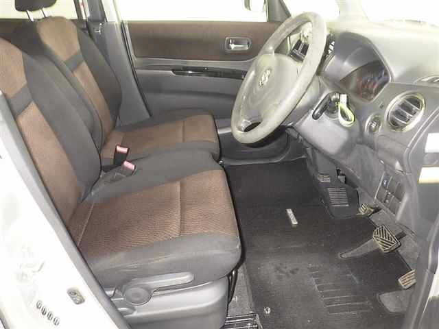 NISSAN ROOX 2010