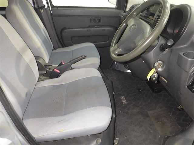 DAIHATSU HIJET VAN 2010