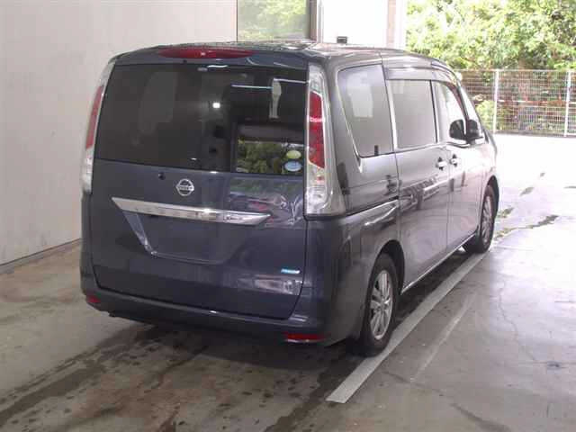 NISSAN SERENA 2011