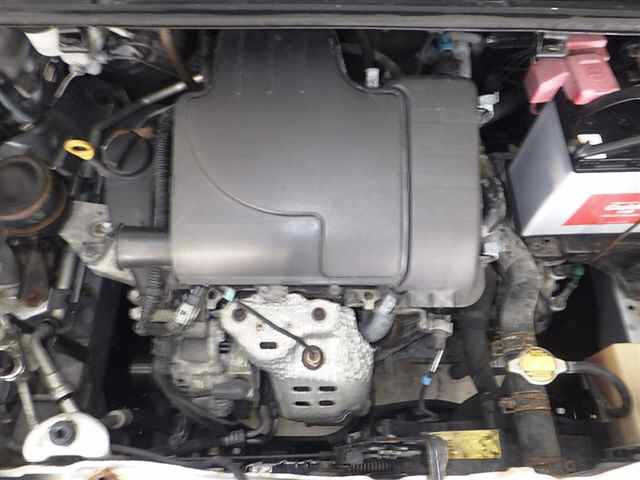 TOYOTA VITZ 2011