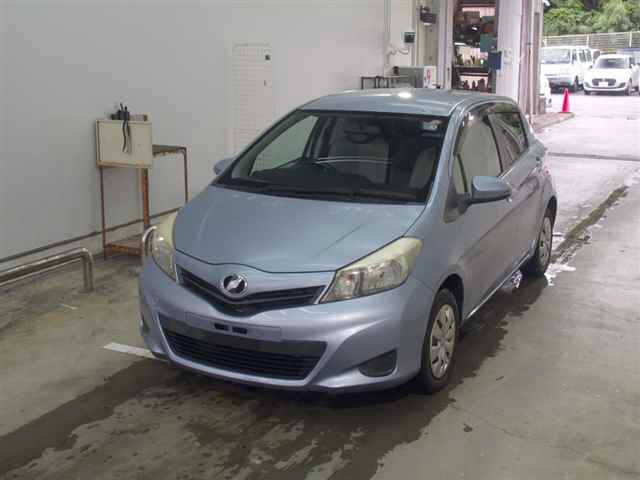 TOYOTA VITZ 2011