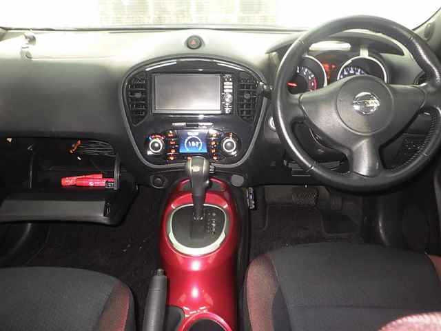 NISSAN JUKE 2012
