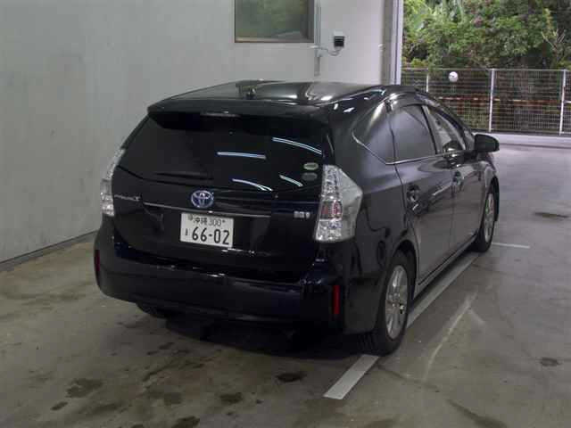 TOYOTA PRIUS ALPHA 2012