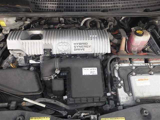 TOYOTA PRIUS ALPHA 2012