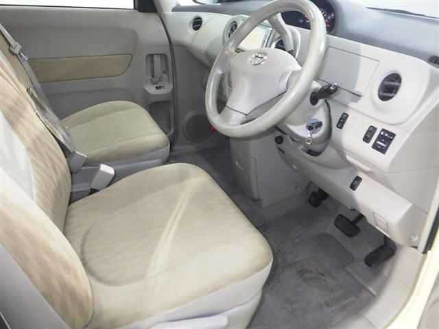 TOYOTA PORTE 2010