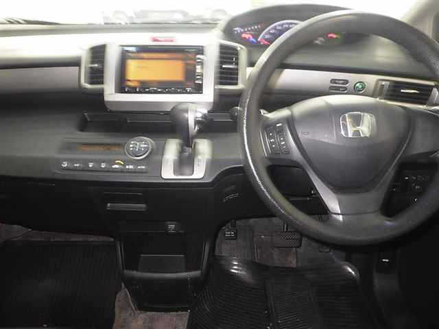 HONDA FREED 2012
