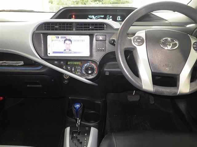 TOYOTA AQUA 2013