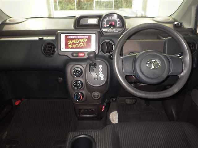 TOYOTA PORTE 2013