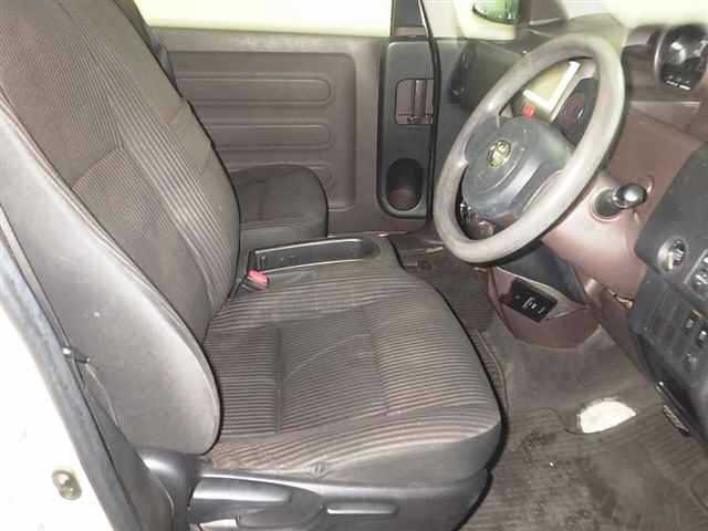 TOYOTA PORTE 2013