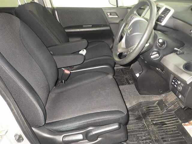 HONDA FREED 2012